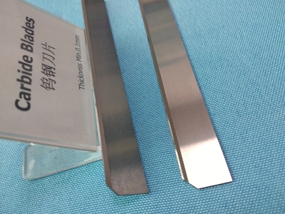 Fiber cutting blade